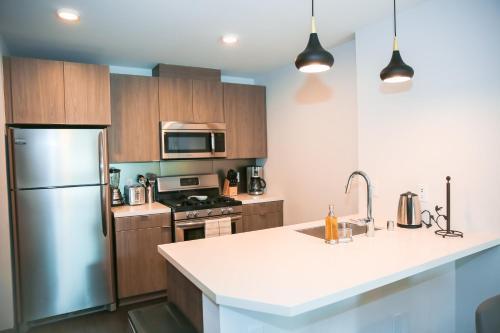 Upscale Apartment In Downtown La