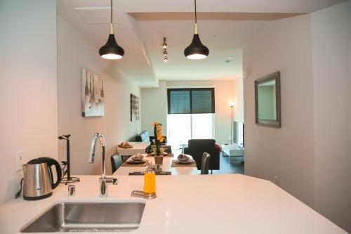 Upscale Apartment In Downtown La