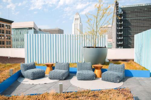 Upscale Apartment In Downtown La