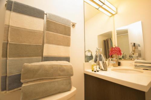 Perfect Apartment 2bd/2bth Free Parking