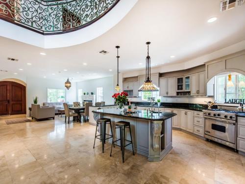 Maxwellton Home