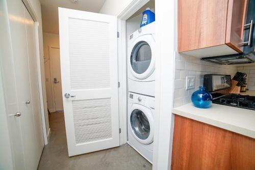 Beautiful Downtown Apartment