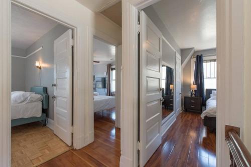The Victorian 3 Bedroom Apartment 2.4