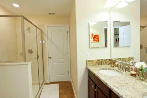 9157 Wedge House