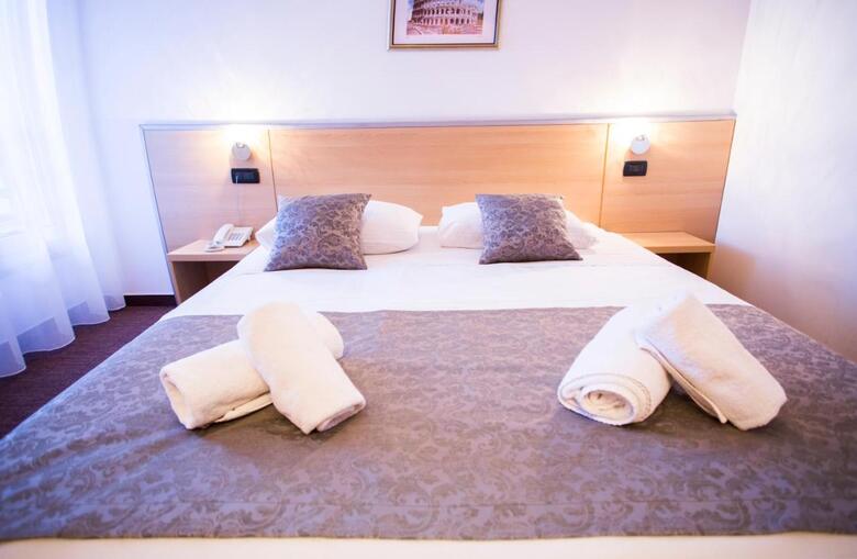 Hotel More