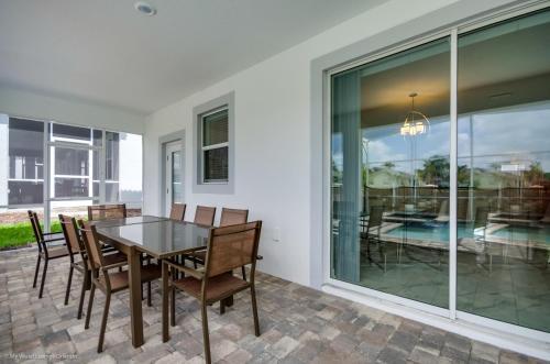 Villa H1672- Eight Bedroom Resort