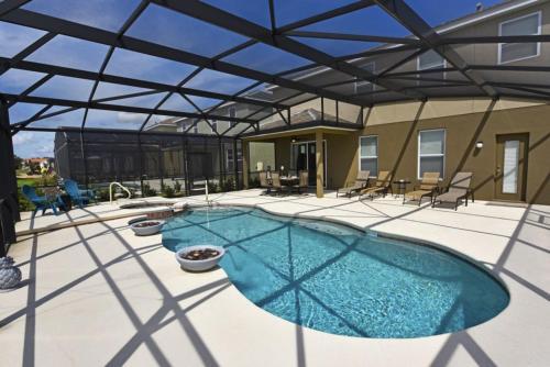 Five-bedroom Oakbourne Villa #5336