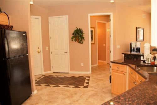 Two-bedroom Terrace Ridge Apartment