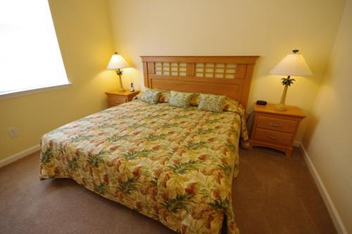 Four-bedroom Terrace Ridge Circle Villa