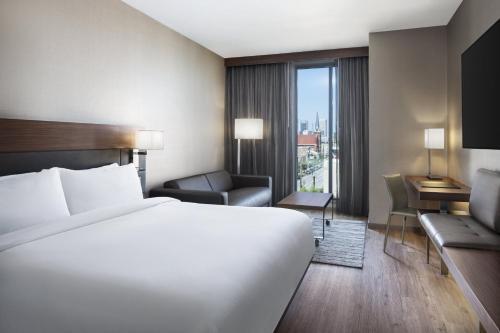 AC Hotel By Marriott Louisville Downtown