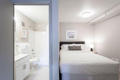 Apartamento Downtown Convenience With Breathtaking Rooftop Views!