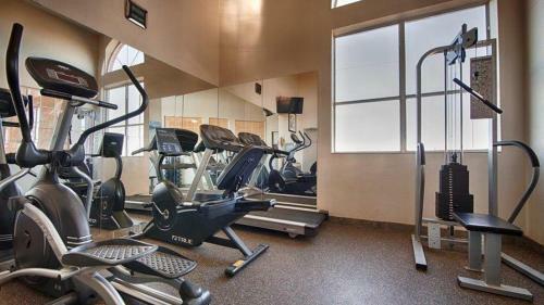 Posada Best Western Plus Lubbock Windsor Inn