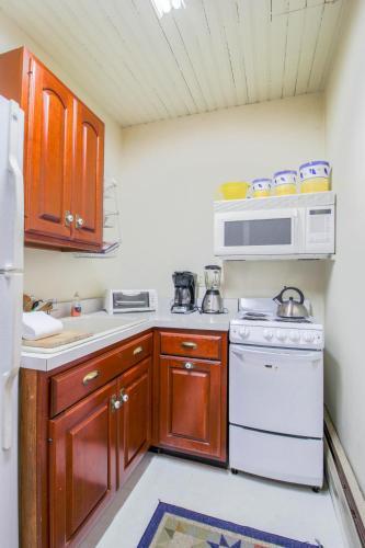Amato Carriage House, Lower Level