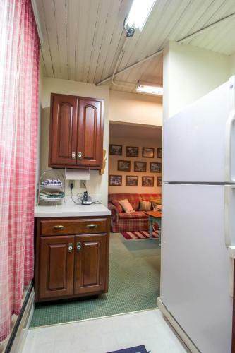 Amato Carriage House, Lower Level
