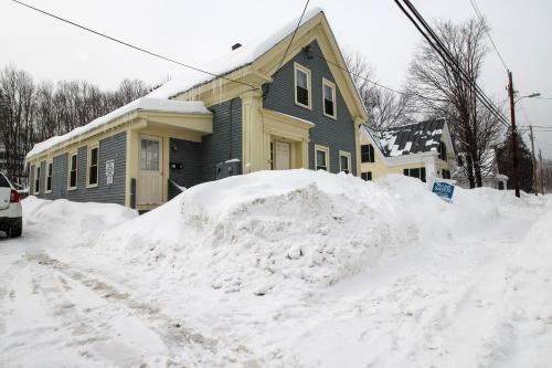 Pleasant Street 31 Unit A