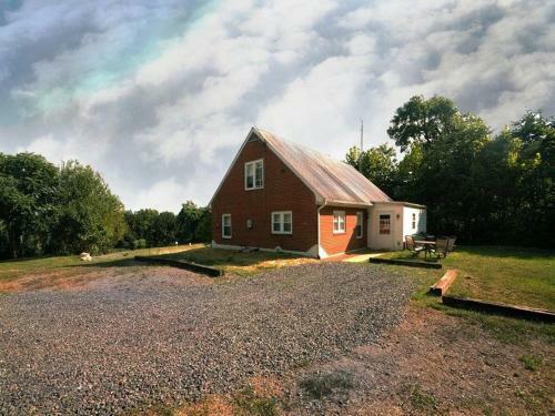Hilltop Hideaway House