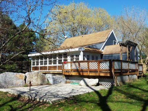 The Jive - Christophers Riverside Cabin 1