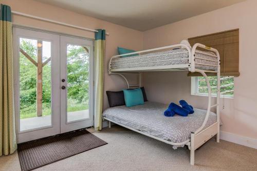 Blue Ridge Barkway Home