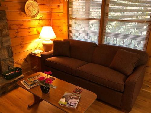 Misty Creek Log Cabins