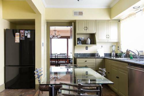 Hollywood Hills Colonial Craftsman