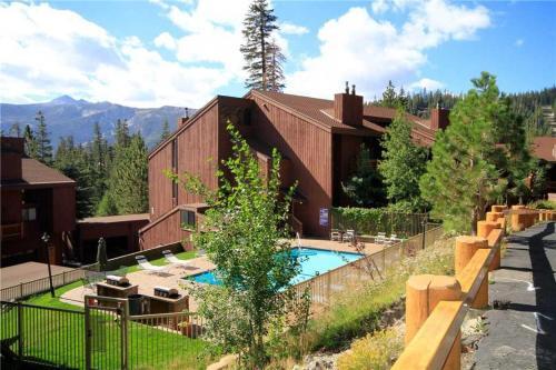 Mammoth Ski & Racquet Club #074