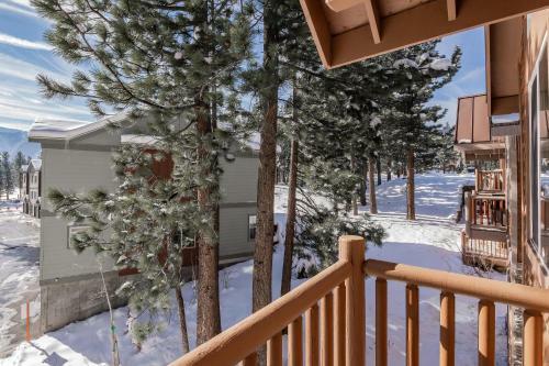 Mammoth Gateway Village # 8