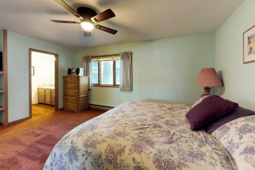 Mammoth Pines 11