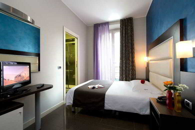 Hotel Five