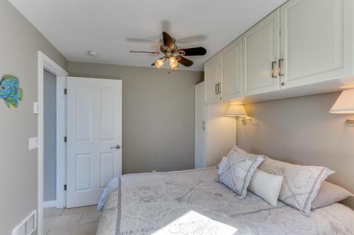 Manzanita Oak Shores