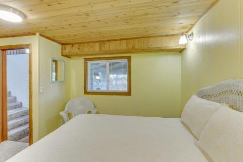Manzanita Beach Cottage