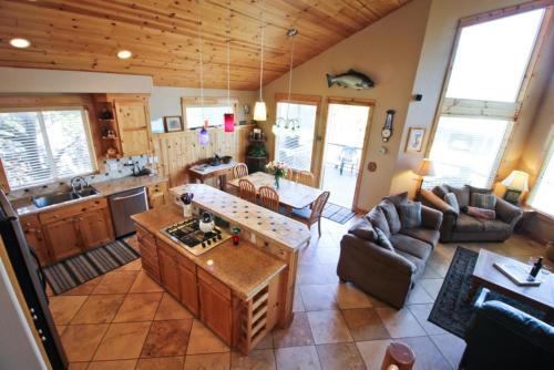 Chinook House ~ Mca 1219