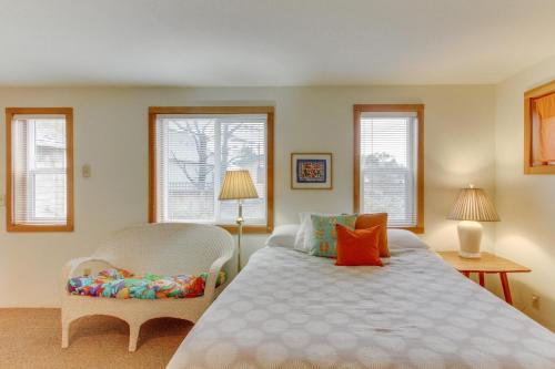 Manzanita Downtown Cabin