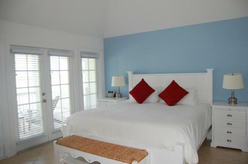 Waterfront Luxury Villa 59