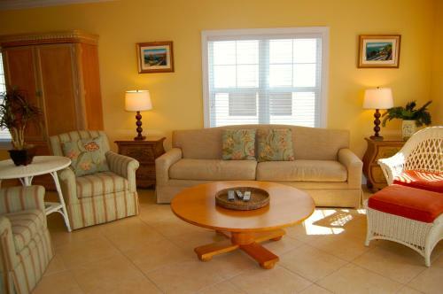 Waterfront Luxury Villa 51