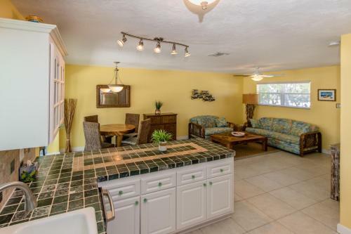 2 Bedroom - Conch Crib
