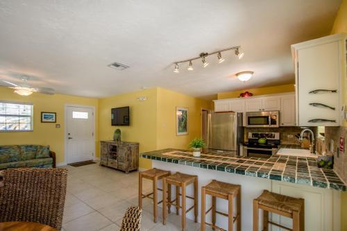 2 Bedroom - Conch Crib