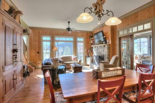 Mountain Vista Home