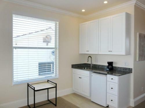 183 Leeward Court