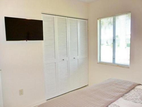 843 Buttonwood Court