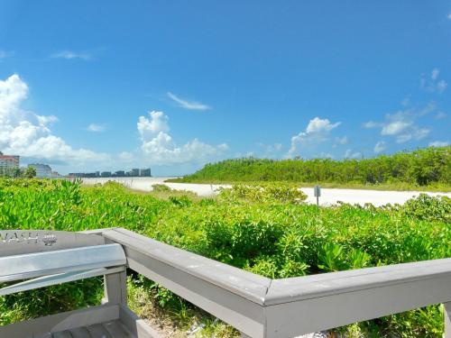 South Seas Tower 4-602