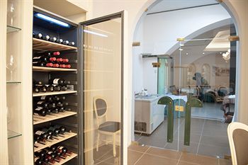 Hotel Fini