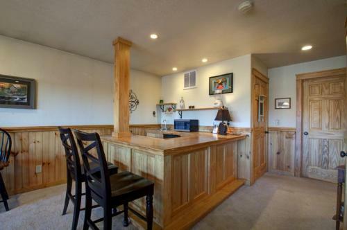 Eagle's Nest Cabin