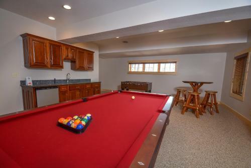 Rockledge Manor Four-bedroom Holiday Home