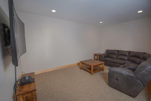 Rockledge Manor Four-bedroom Holiday Home