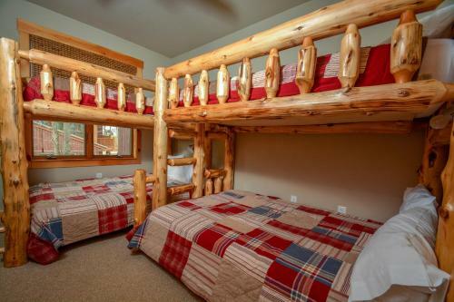 All Seasons Pass Four-bedroom Townhome