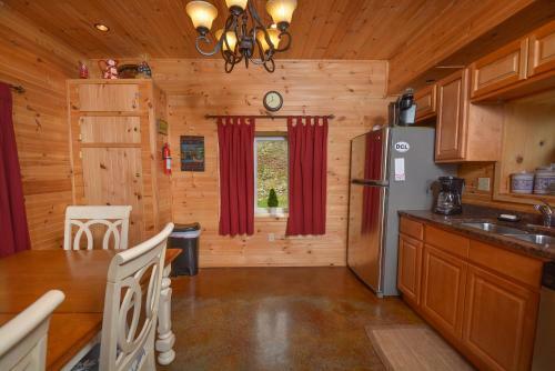 Hideout At Red Pines Three-bedroom Holiday Home