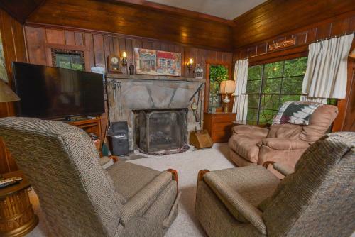 Sunset Terrace Three-bedroom Holiday Home