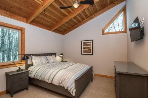 Mountain Crest Villa Five-bedroom Holiday Home