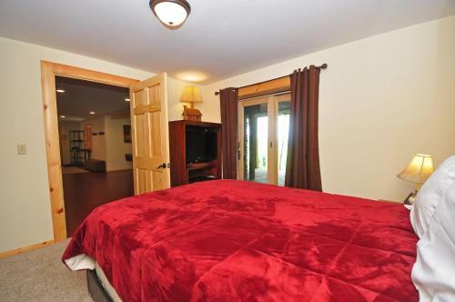 Snowbound Four-bedroom Holiday Home