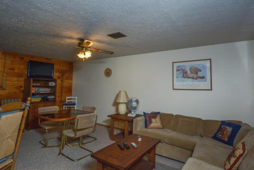 Sunset Ridge Three-bedroom Holiday Home